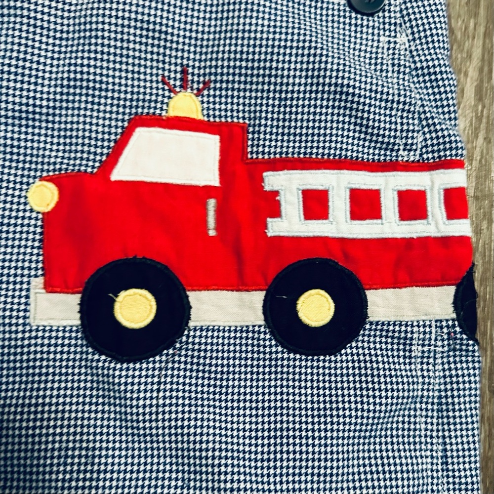 Boys Boutique Firetruck Gingham Romper one piece overall Size 4T Toddler EUC - Picture 2 of 7